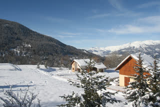 les Orres et les chalets l'hiver à la montagne 5