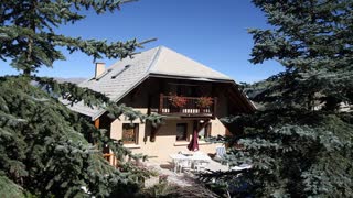les Orres chalet Pelve l'été à la montagne Sud