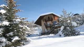 les Orres chalet Pelve l'hiver à la montagne autour
