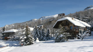 les Orres chalet Pelve l'hiver à la montagne neige