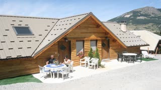 les orres chalet Sereis l'ete à la montagne Nord