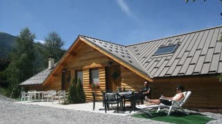 les orres chalet Sereis l'ete à la montagne Ouest